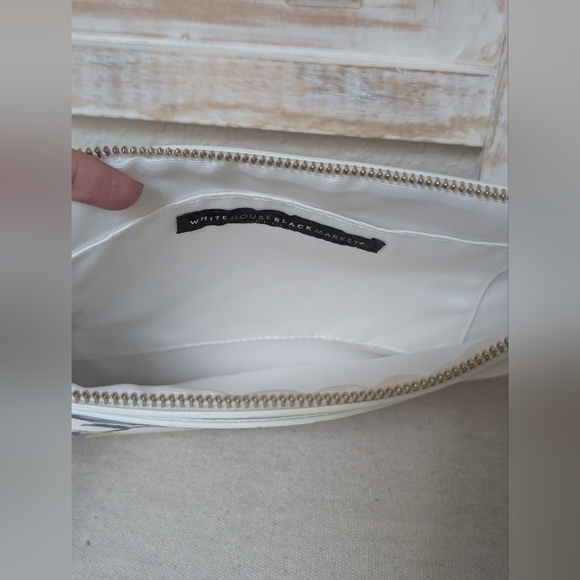 NWT WHITE HOUSE BLACK MARKET Purple Hydrangea Wristlet Clutch Purse - Picture 7 of 8